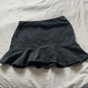 Forever 21 ruffle skirt size large